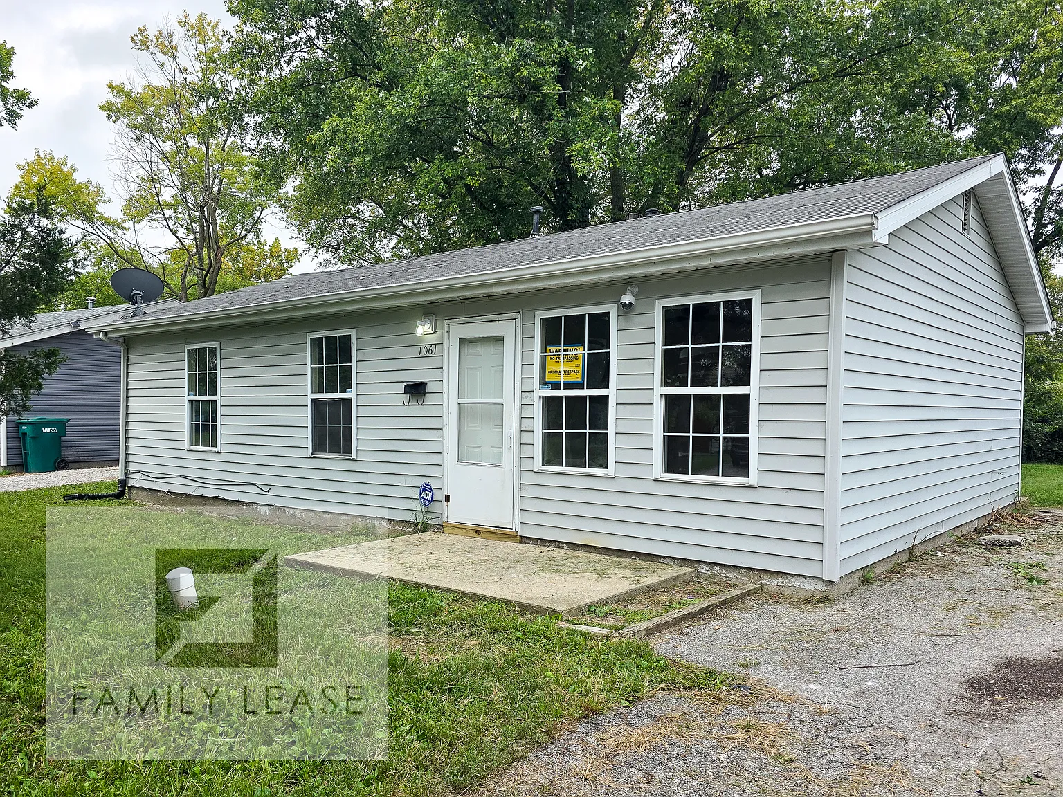 3 bed, 864 sqft, $1,075 — Photo 2