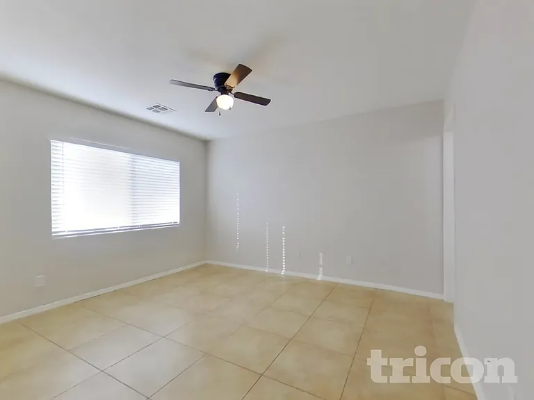 12911 W Voltaire Ave — Photo 7