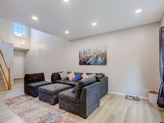 2nd image of 2478 Jamestown Ln