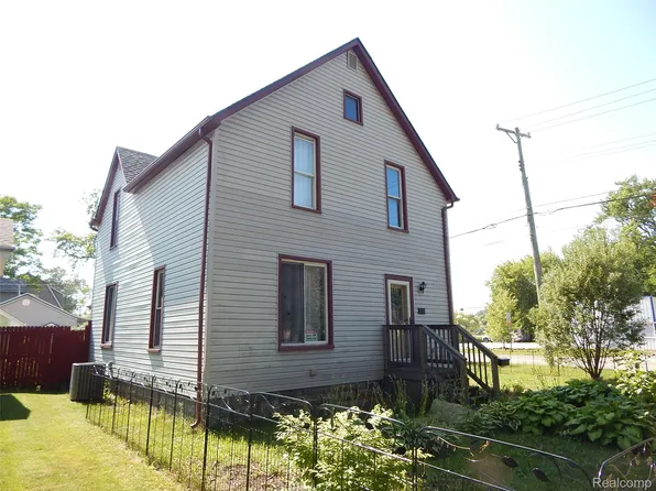 2739 Stone St, Port Huron, MI 48060