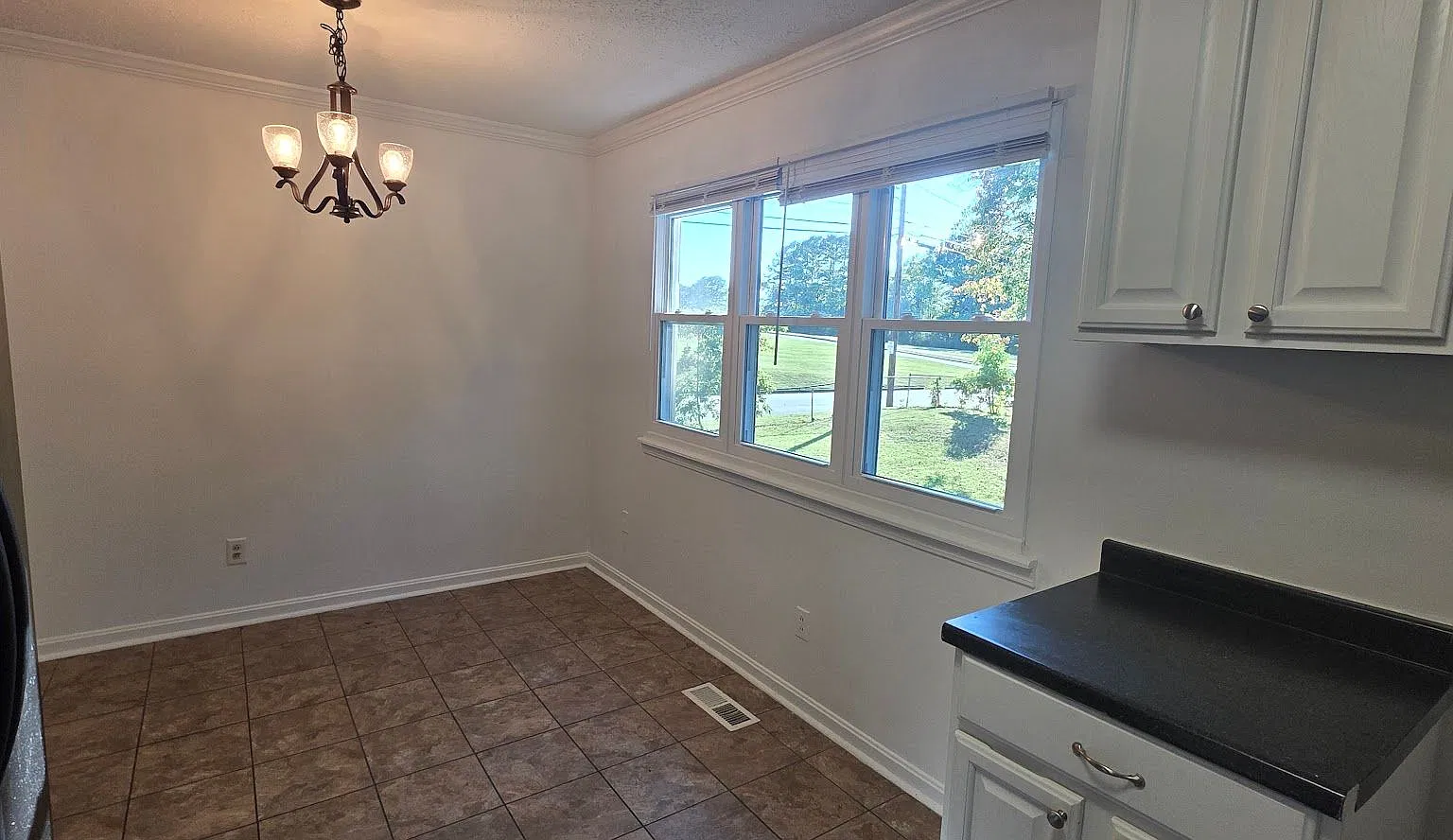 Walking Distance to Rolling Hills Elementary! — Photo 4