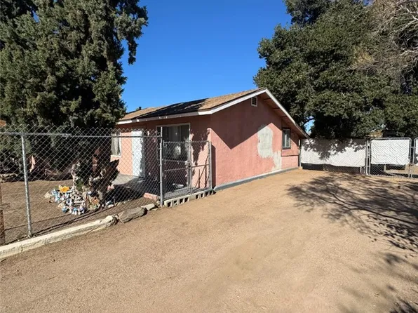 16366 Live Oak St, Hesperia, CA 92345