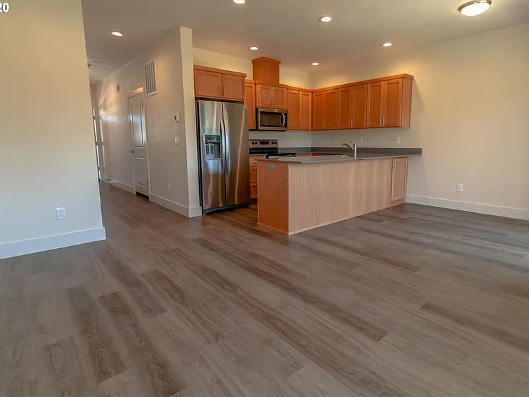 2614 Ross Ln — Photo 9