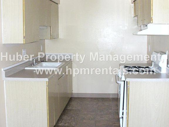 4th image of 135 Dorer Dr APT A