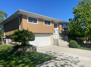 10417 Winter Park Dr, Palos Hills, IL