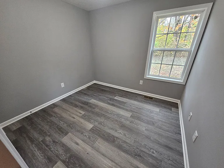 211 Sims Ln — Photo 6