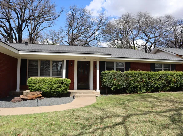 712 Joanna Dr, Hurst, TX 76053