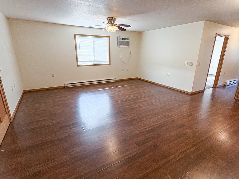 495 E South Ave #5 — Photo 3