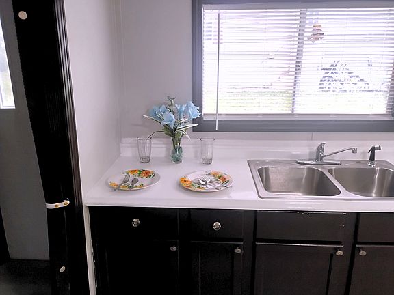 4th image of 1100 W Locust St Lot 32
