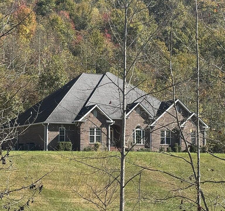 1st image of 910 Blackberry Rd