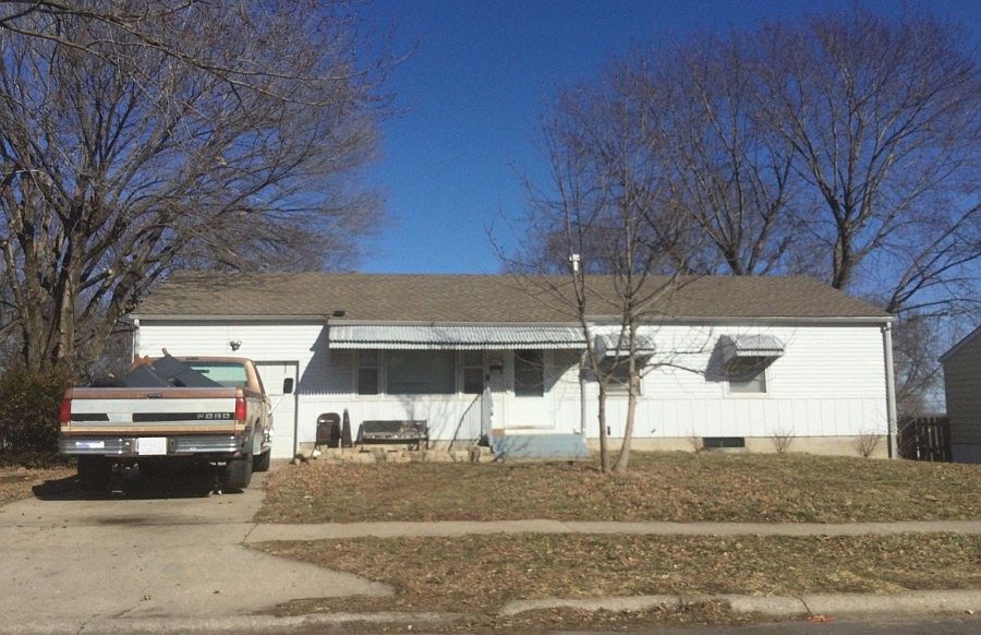 1st image of 1013 N Redwood Dr