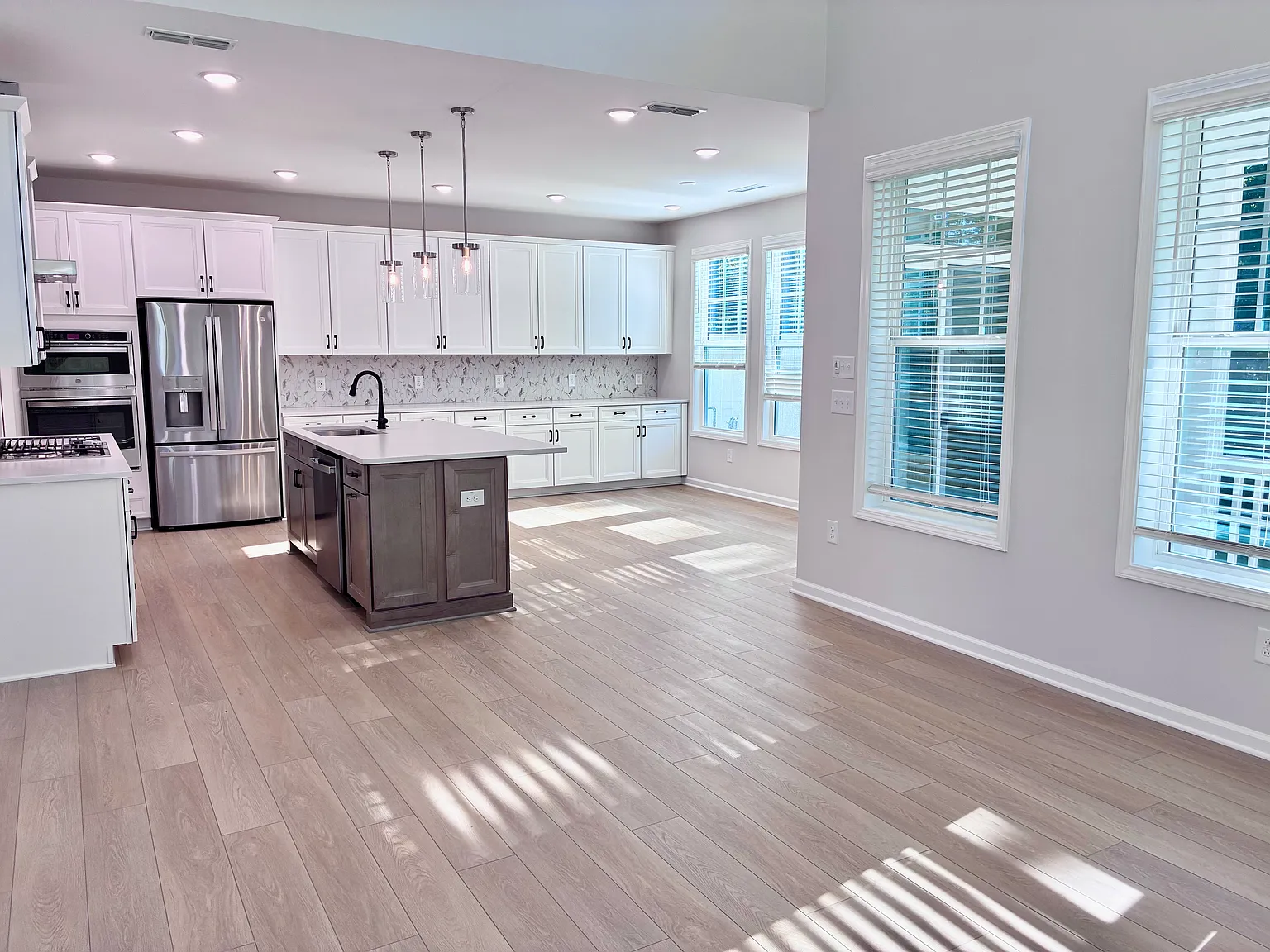 4 bed, 2200 sqft, $2,795 — Photo 4