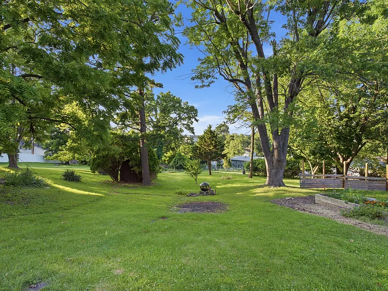 2416 Ridgecrest Dr — Photo 36