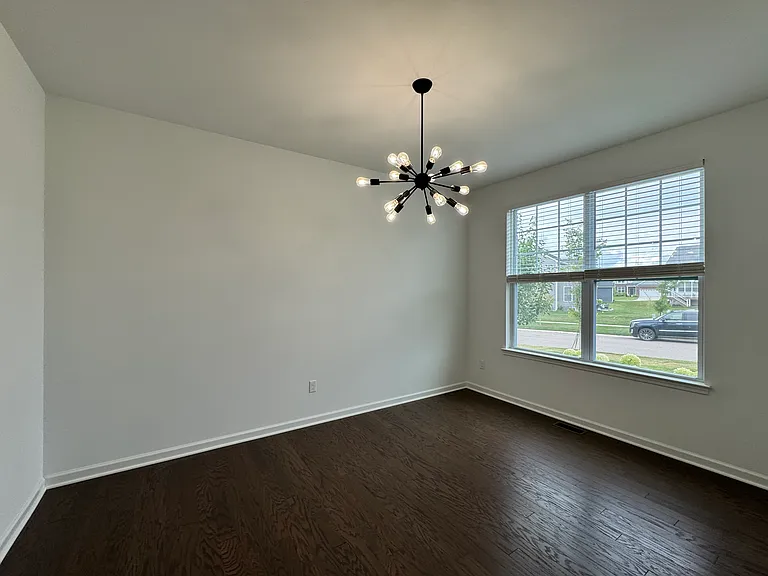 278 Springview St — Photo 3
