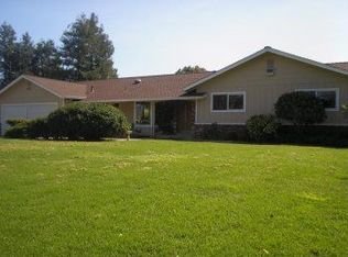 5570 Ver Ni Rd, Sebastopol, CA 95472