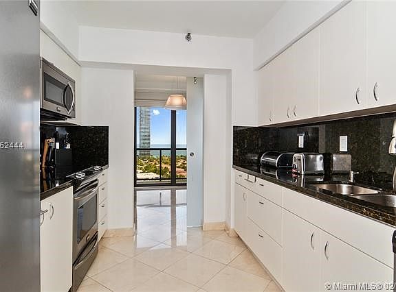 2nd image of 19667 Turnberry Way APT 17J