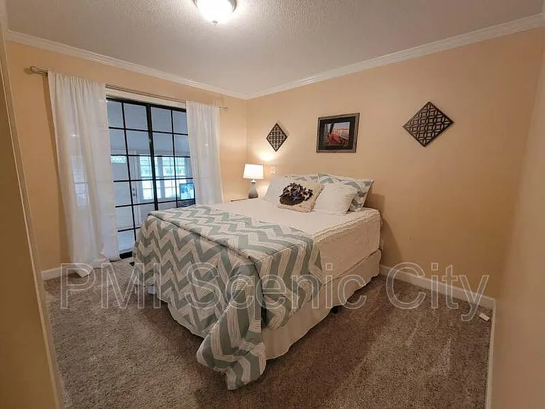 709 James Ave — Photo 9