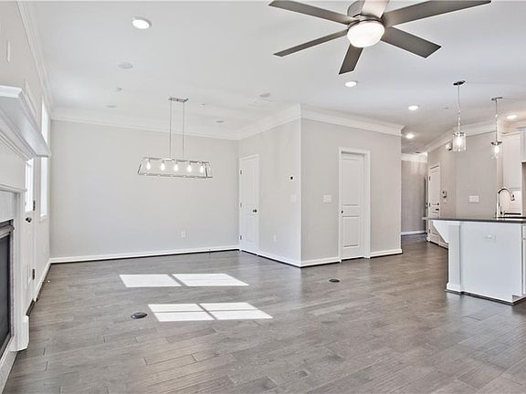 4th image of 373 Niles Ct #19