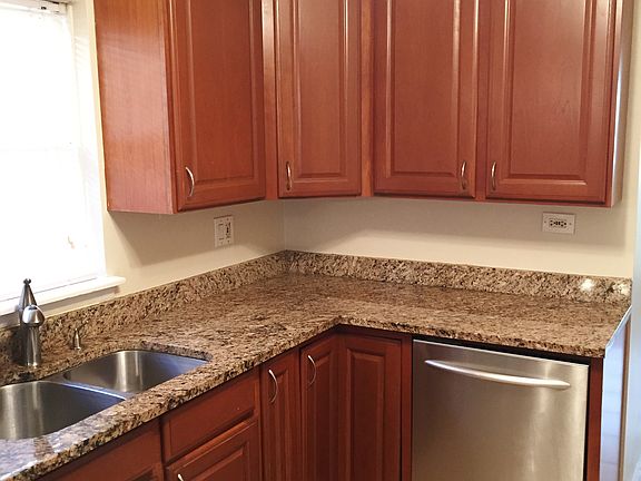 4th image of 2447 W Carmen Ave
