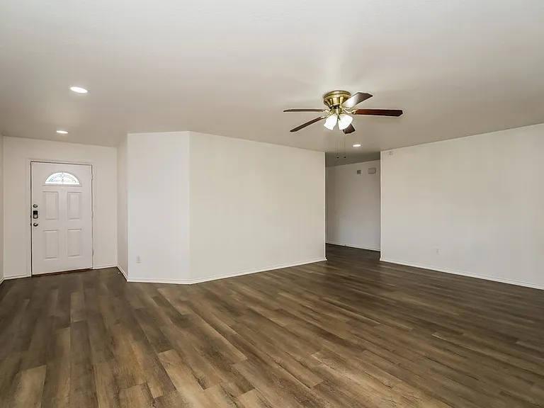 5328 Lava Rock Dr — Photo 3