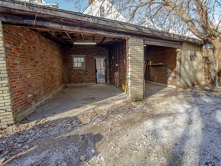2709 S 3rd St — Photo 30