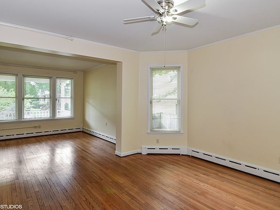 2nd image of 924 N Austin Blvd