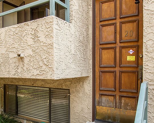 3rd image of 1125 E Maple St Unit 20