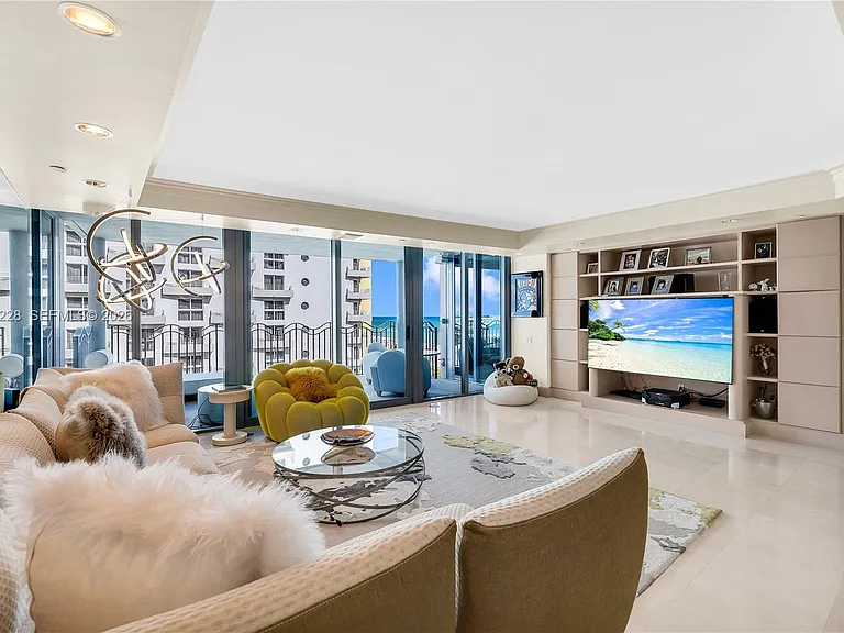 1500 Ocean Dr #1005 — Photo 7
