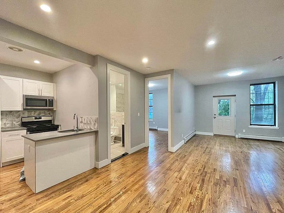 1st image of 345 Chauncey St APT 1L