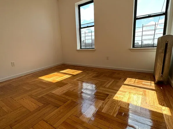 (undisclosed Address), Bronx, NY 10456