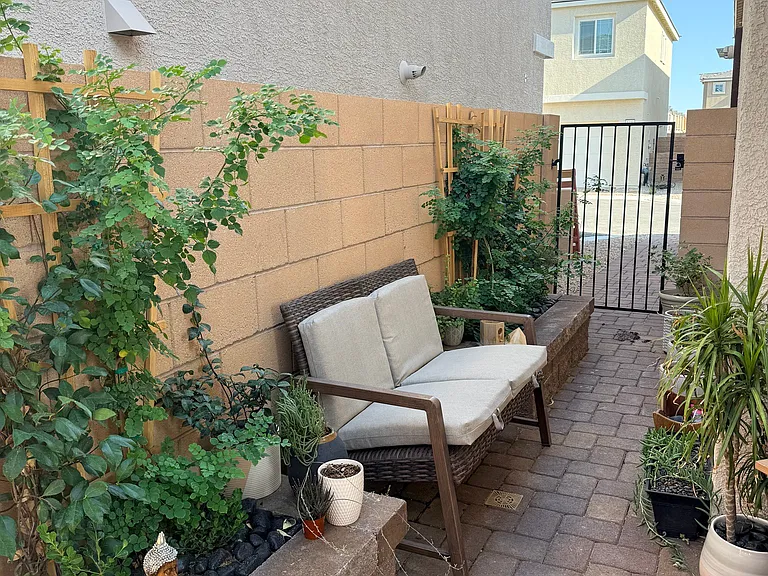 9006 Rimerton St — Photo 7