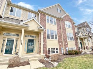 2722 N Greenwood Ave, Arlington Heights, IL 60004