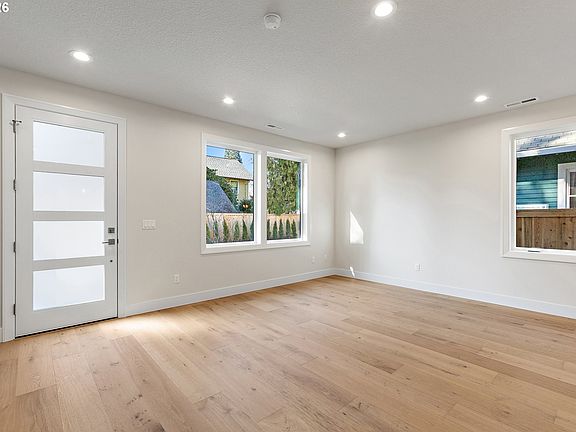 3rd image of 6906 SE Brooklyn St