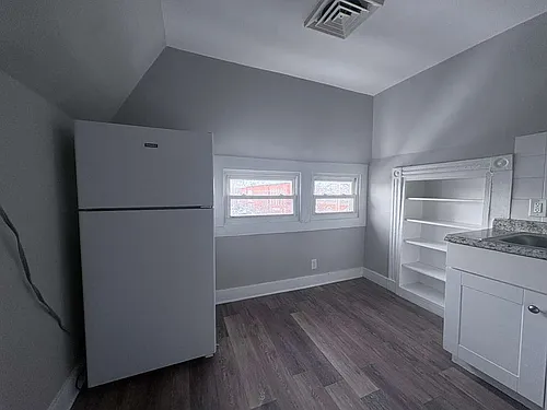 578 Howard Ave #3 Photo 1