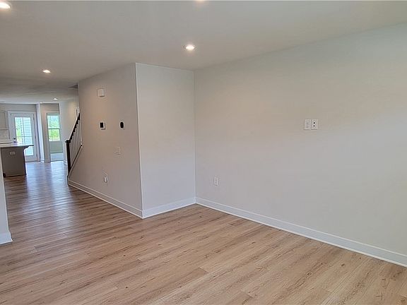 4th image of 7245 Peyton Randolph Ln