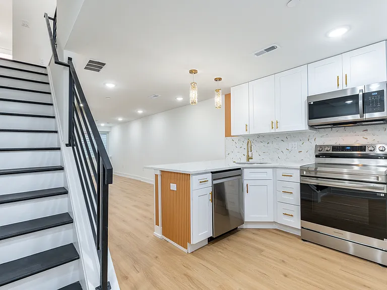 737 N 42nd St #1 — Photo 23