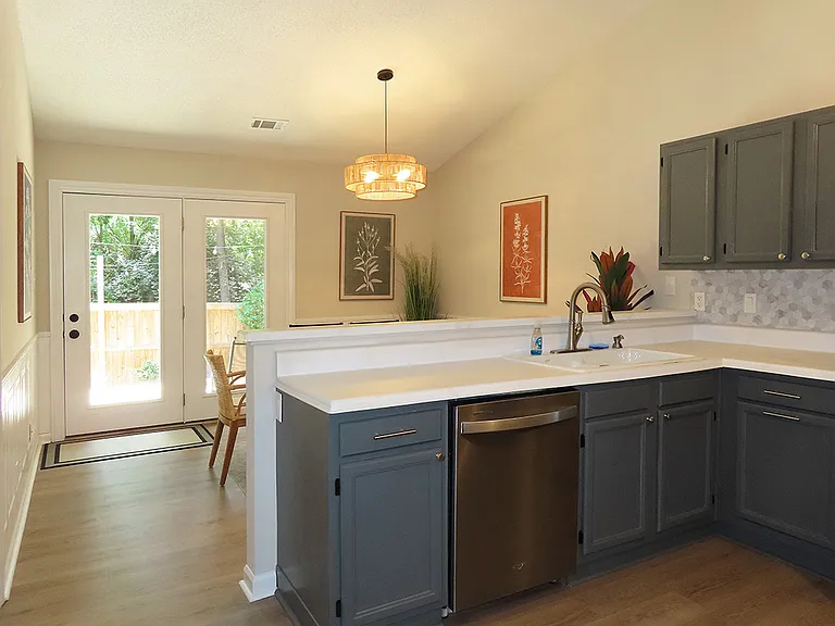 701 Gatehouse Ln — Photo 7