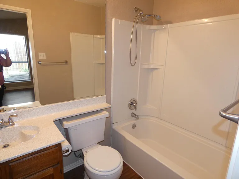 Meadowbrook Dr — Photo 8
