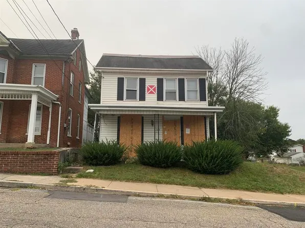 409 W 5th St, Waynesboro, PA 17268