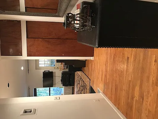 Rented by Chartwell Manhattan Realty | media 6