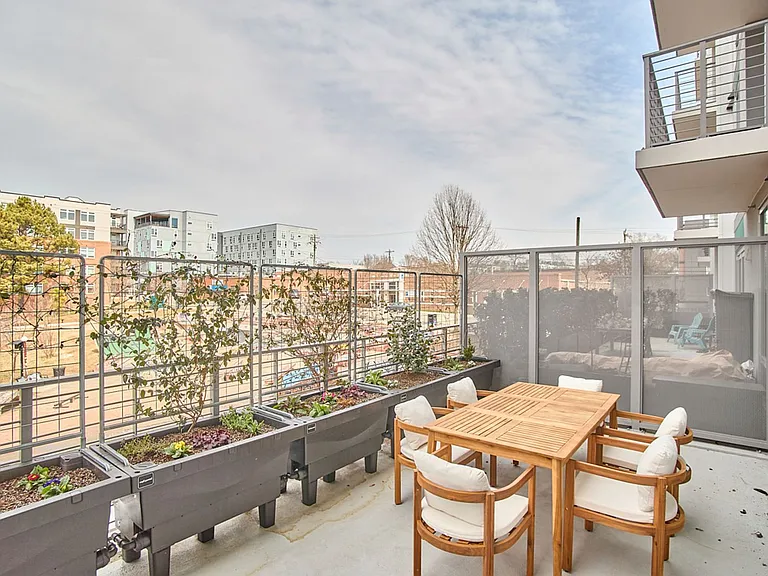 214 Hunt St #306 — Photo 24