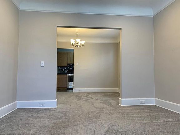 2nd image of 829 Beaconsfield Ave