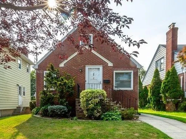 4 Curtis Place, Lynbrook, NY 11563