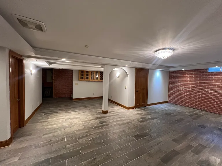 1004 Monarch Dr — Photo 32