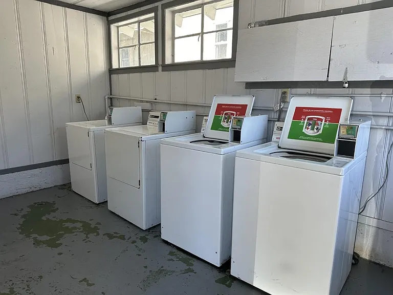 1027 Olive Dr #33 — Photo 6