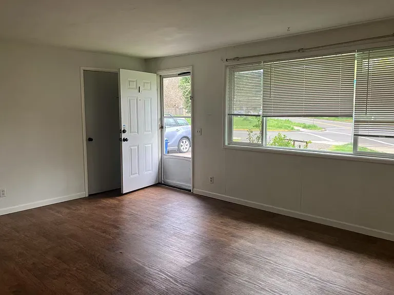 4305 Dillard Rd — Photo 2