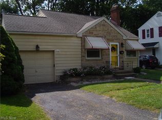 2706 Hawthorne Rd, Cuyahoga Falls, OH 44221