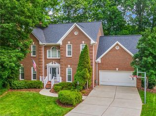 3209 Peninsula Dr, Jamestown, NC 27282