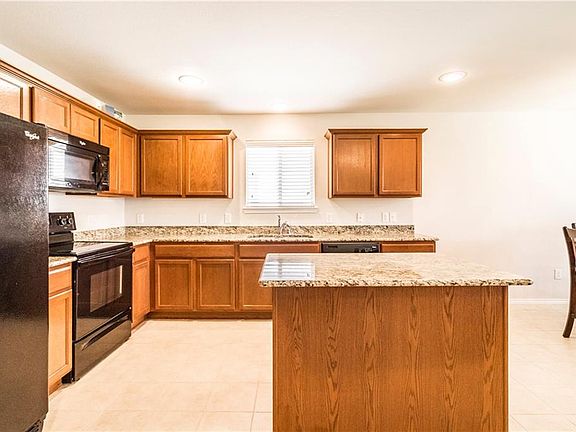 3rd image of 9003 Lockhart Dr