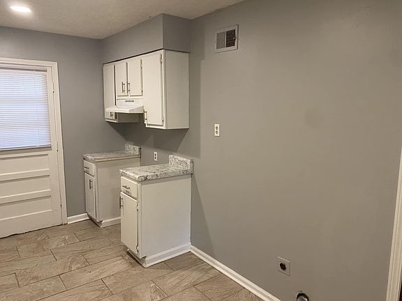 4th image of 3064 Cromwell Ave #1